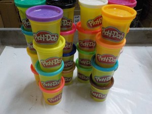 24 Hasbro Play-Doh Modeling Compoun...