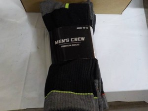 4 pair size 10-13 Mens Crew Socks...