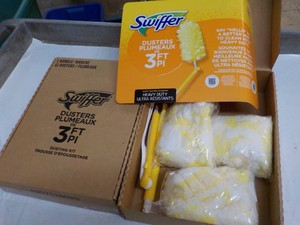 2 Swiffer 3 ft Dusters with extra d...