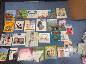 Lot of Assorted Childrens Picture Books Scholastic Clifford & More