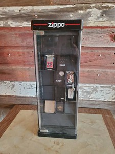 Very Cool Zippo Display Case with 4 Zippo lighters