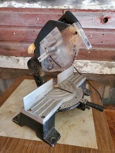 Working Black and Decker 10 Miter Saw