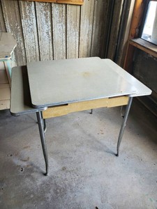 Cool Mid Century Kitchen table with working Slide out Leafs