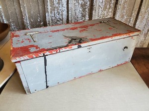Super Sturdy Vintage 28 Wood Box