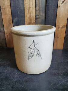 Very RARE Red Wing Burch Leaf #4 Crock
