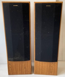Vintage Pair Of FISHER Woodgrain Floor Speakers Model ST9215 9.5 x 12 x 36