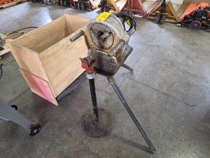 Oster Pipe Threader, Includes Stand...