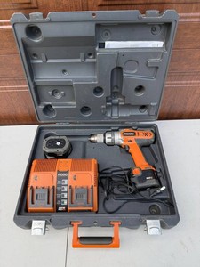Cordless Drill Kit - Ridgid R82015 12.0V Max With Case, Charger & Battery