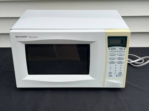 Microwave Oven - Sharp Carousel R-202EW 120V