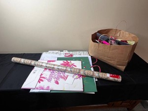 Gift Bags & Wrapping Paper Mixed Lot