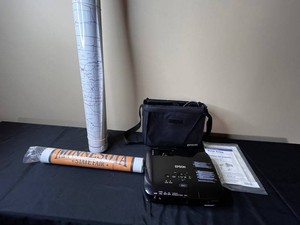 Portable LCD Projector - Epson EX51 With Case & Manuals & Posters of US and MN State Fair