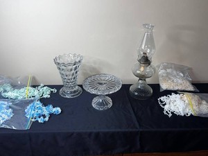 VTG Fostoria Vase, Glass Home Decor Mixed Lot - Pedestal Dishes, Vase & Oil Lamp w Doily Pieces