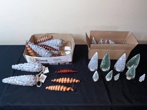 Christmas Tabletop Trees & Icicle Ornaments - Bachmans Mixed Lot