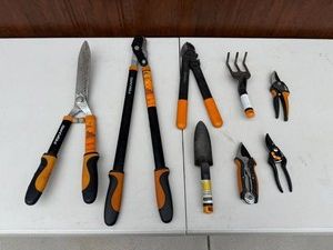 Garden Pruning Tools - Fiskars Loppers, Shears, Pruners & Trowel