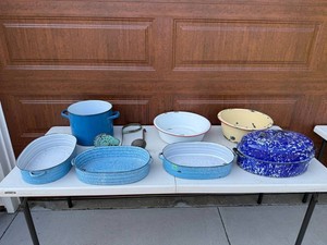 VTG Enamelware Cookware & Kitchen Tools Mixed Lot