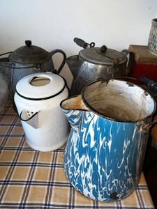 VTG Enamelware Coffee Pots (4 Pieces)