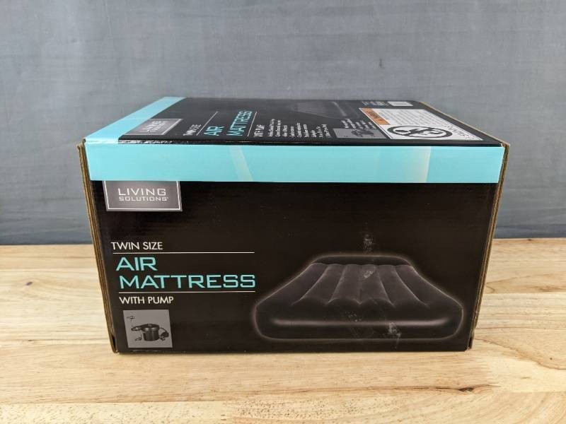 Living Solutions Twin Size Air Mattress with Pump - Brand New Q