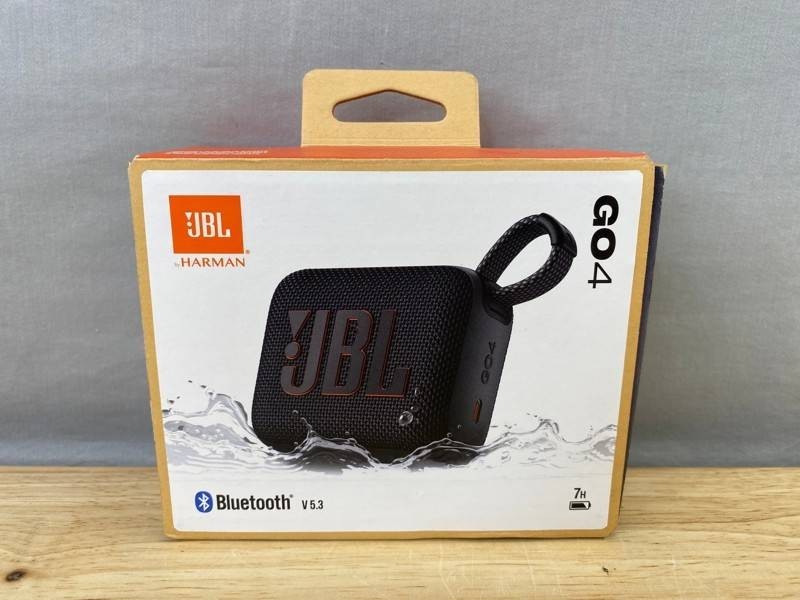 JBL Go 4 Portable Bluetooth Speaker - Brand New Q