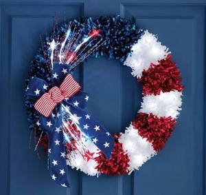Members Mark 22 Inch Pre-Lit Sparkling Americana Tinsel Wreath - Brand New
