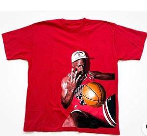 Chicago Bulls Michael Jordan Graphic Red T-shirt - Size Mens Small - Brand New