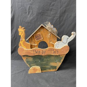Two by Two Wooden Animal Display � Lion, Giraffe, Bear, Elephant
