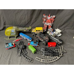 U.S. Army Military Playset Lot � Helicopter, Vehicles, Tracks, Figures
