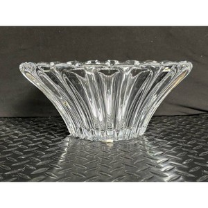 Clear Glass Ribbed Scalloped Bowl � Anchor Hocking, Footed