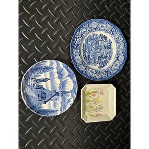 Blue White Ceramic Collector Plates and Tray 4 Pieces