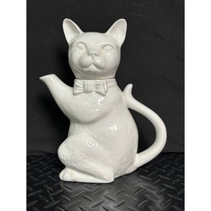 White Ceramic Cat Teapot with Lid � Prissy Foot England
