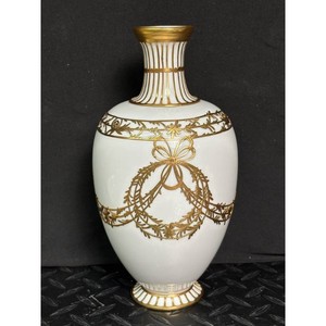 White Porcelain Vase with Gold Transfer Decoration � Ornate Floral Design