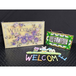Art Glass Welcome Sign Set � Floral and Decorative Entryway Decor