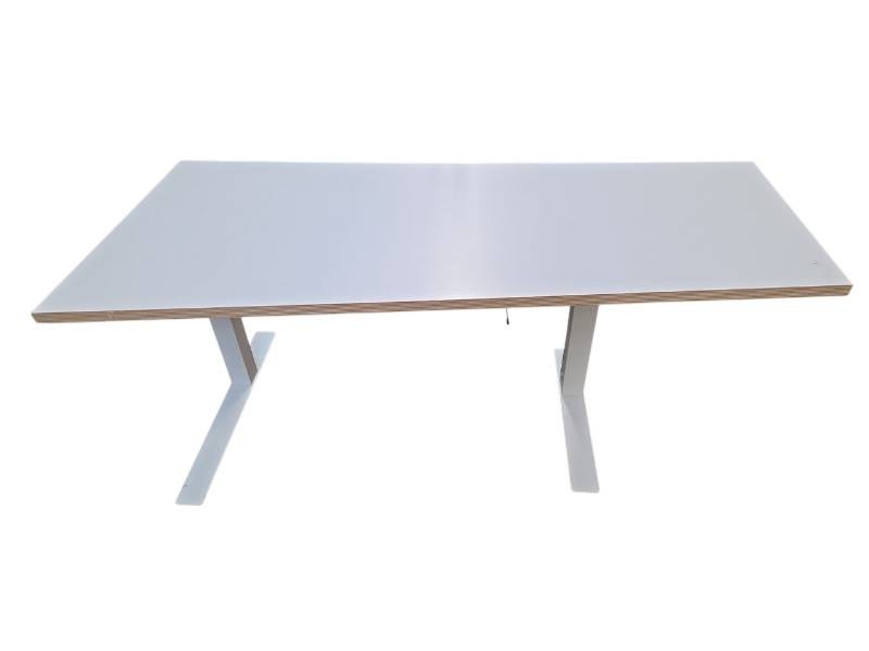 Knoll Sit Stand Power Desk Retail $1499