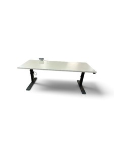 Electric standing desk