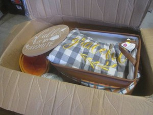 (EW4) Large Box Full of New Fall De...