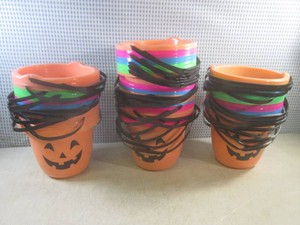 (G-1) Approx 52 New Plastic Hallowe...