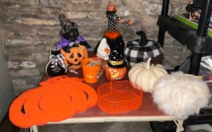 Halloween Dcor Lot