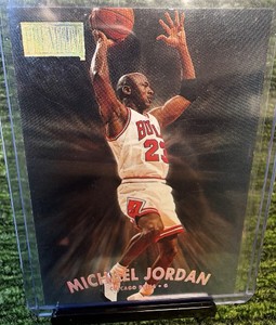1997-98 Skybox Premium - Michael Jordan #29