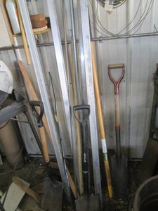 Bundle of aluminum straight edge, shovels, bow rake and long handle magnet