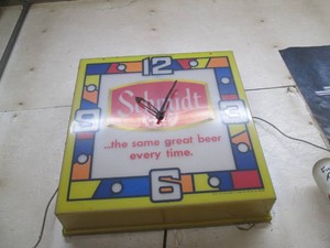Vintage stain glass style plastic Schmidt Beer lighted clock untested