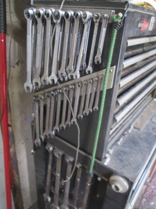 Large collection of Craftsman and Gearwrench SAE and Metric combination and ratcheting wrenches from 14 to 1-116 and 6mm to 18mm