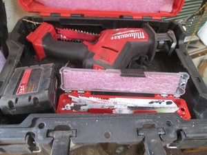 Milwaukee fuel 18v Hackzall with battery and replacement blades in Milwaukee hardside case