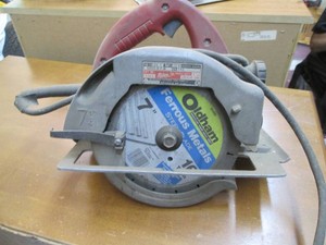 Milwaukee electric circular saw