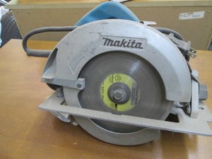 Makita electric circular saw