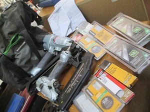Metabo pneumatic finishing nailers, finishing nails and air hose with soft side zip case