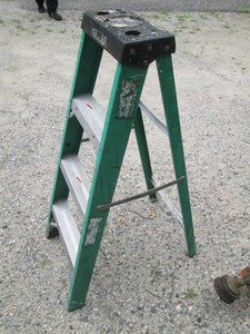 Keller 4ft fiberglass ladder