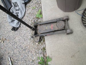 Craftsman 3-ton hydraulic floor jack