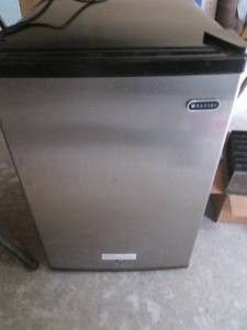 Whynter stainless steel mini fridge