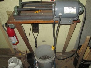 Mysterious roller style unit with motor