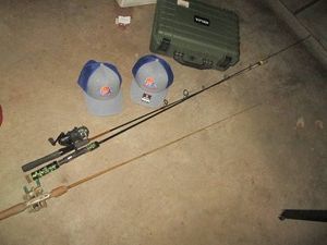 Meija hardshell padded locking case, 3-fishing rods with 2-reels