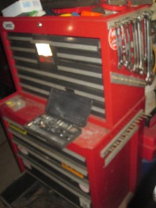 2pc Craftsman top toolbox and rolling bottom complete with key, tools and other content shown in pics